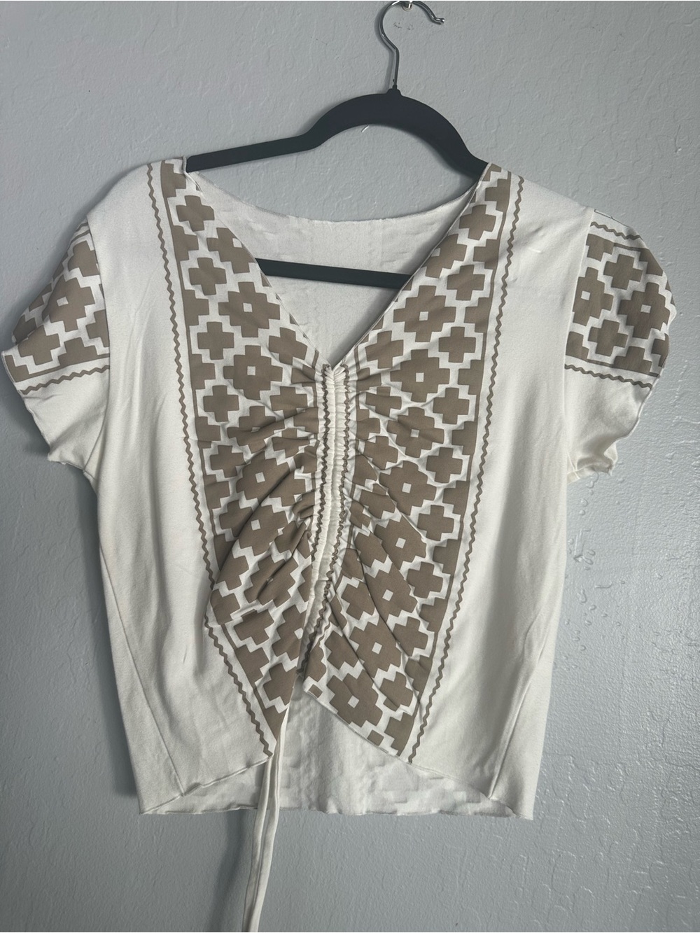Bohemian Ruched V-Neck Top - White & Taupe